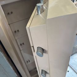 Gun safe Vault Security Bank Storage