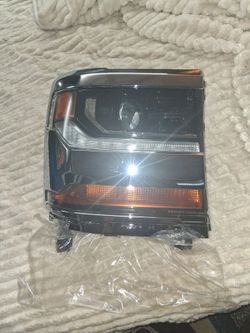 2016-2018 Chevrolet Silverado 1500 headlight assembly