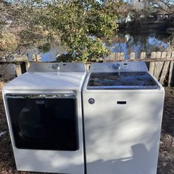 Like New Large Washer And Dryer 