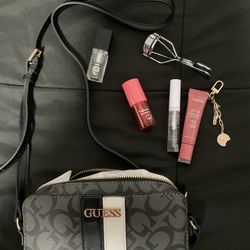 Kyrie logo Top-Zip crossbody GUESS