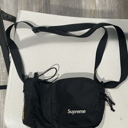 Supreme Shoulder Bag 