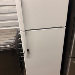 GE Refrigerator 