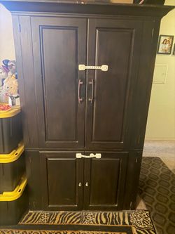 Wardrobe closet