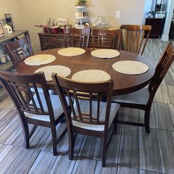 Round Table With 6 Chairs