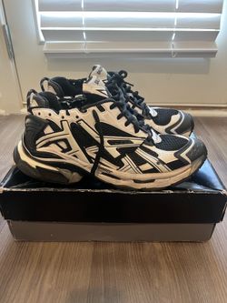 Balenciaga runners black and white