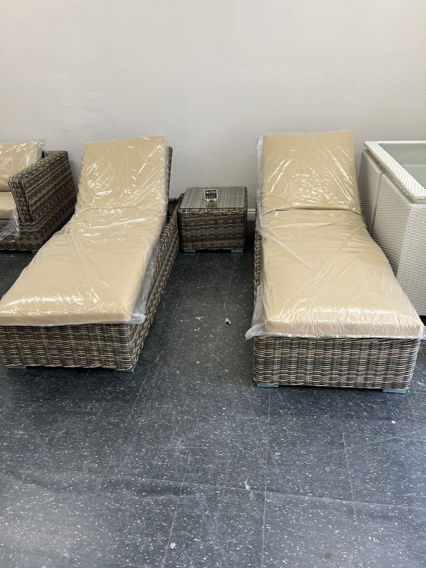 Patio Furniture Poolside Tanning Chaise Lounges