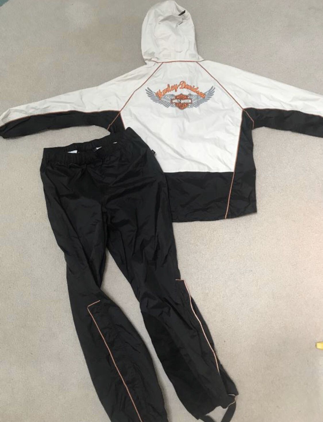 Size Medium Harley Davidson Rain Suit Jacket and Pants