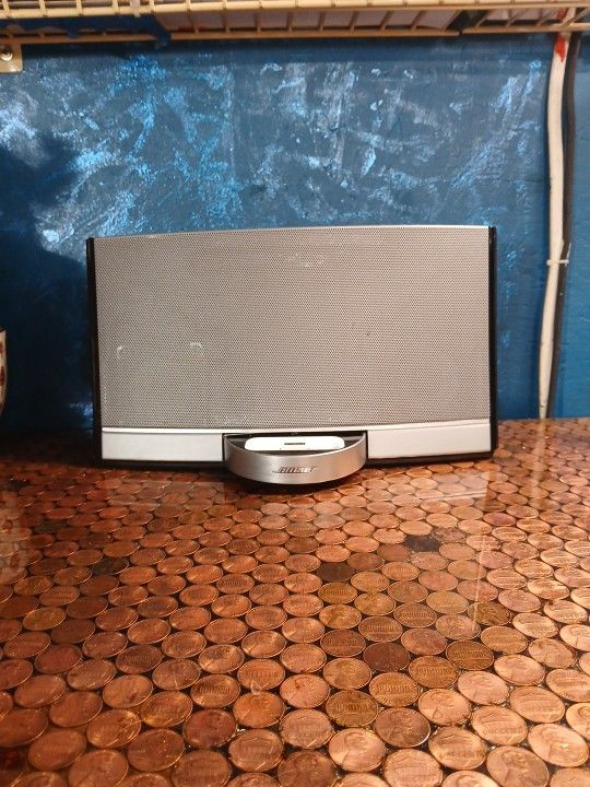 BOSE SoundDock Portable Music System