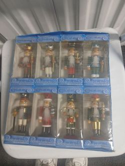 Minnie nut crackers set of 8