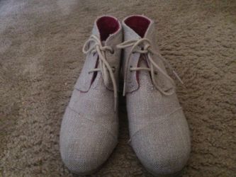 Toms size 2.5