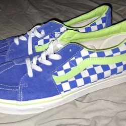 vans size 10.5 shoes 40 dollar each 