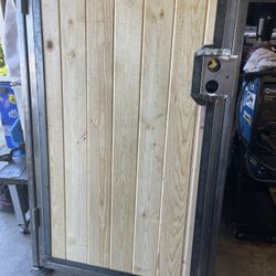 Side gate