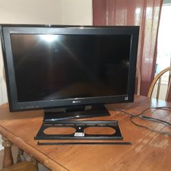 Sony Bravia Kdl-32l5000 With Wall Mount And Safety Bar With free Bunny Ear Antenna 