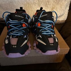 Balenciaga women’s Black and Pink Sneakers willing to trade for PS5
