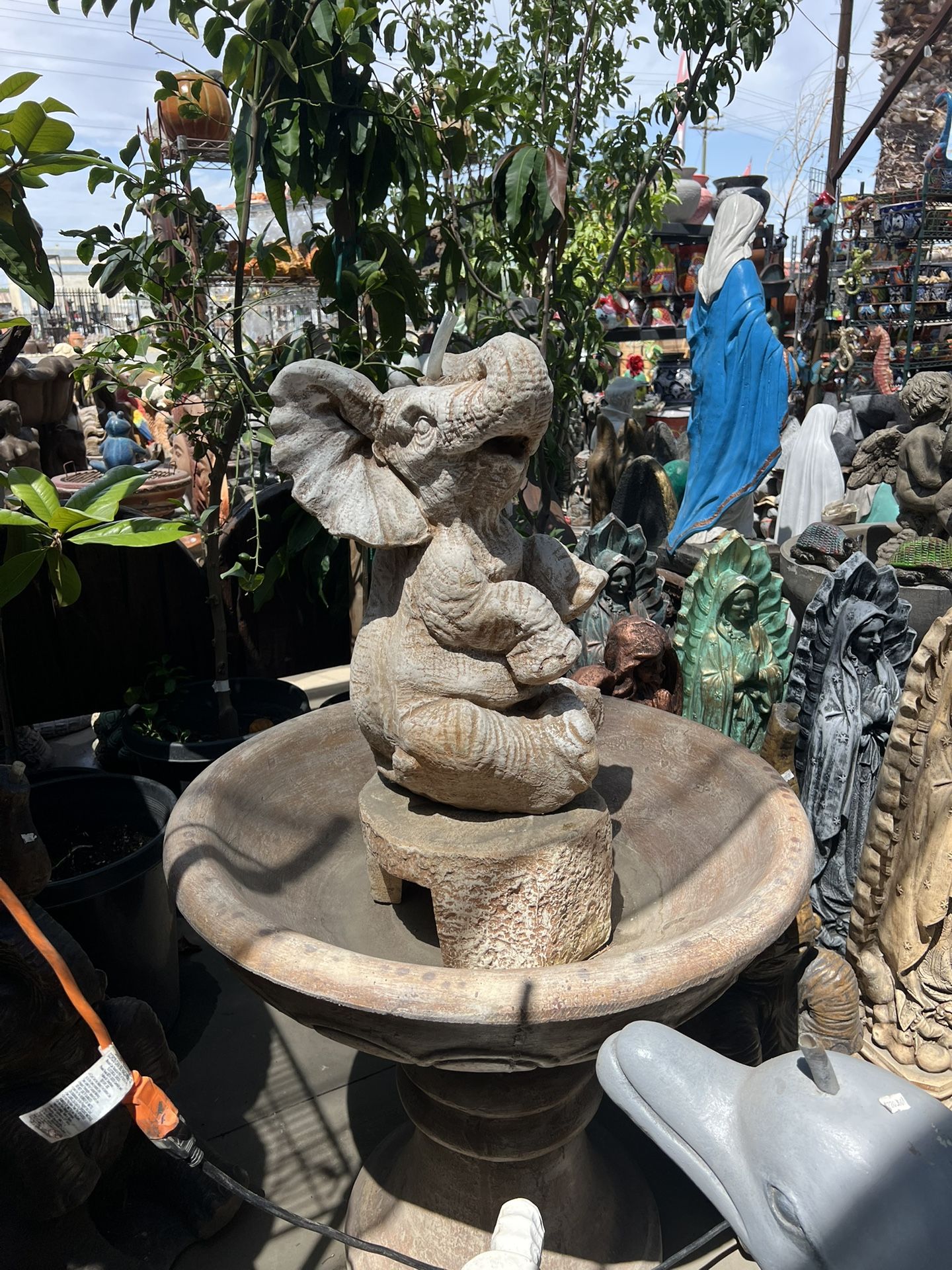 Fuente De Cemento Con Elefante