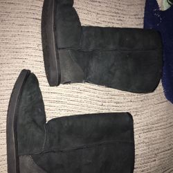 Used Australian UGG boots size 9 only $40