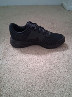 W Nike Run Defy size 6