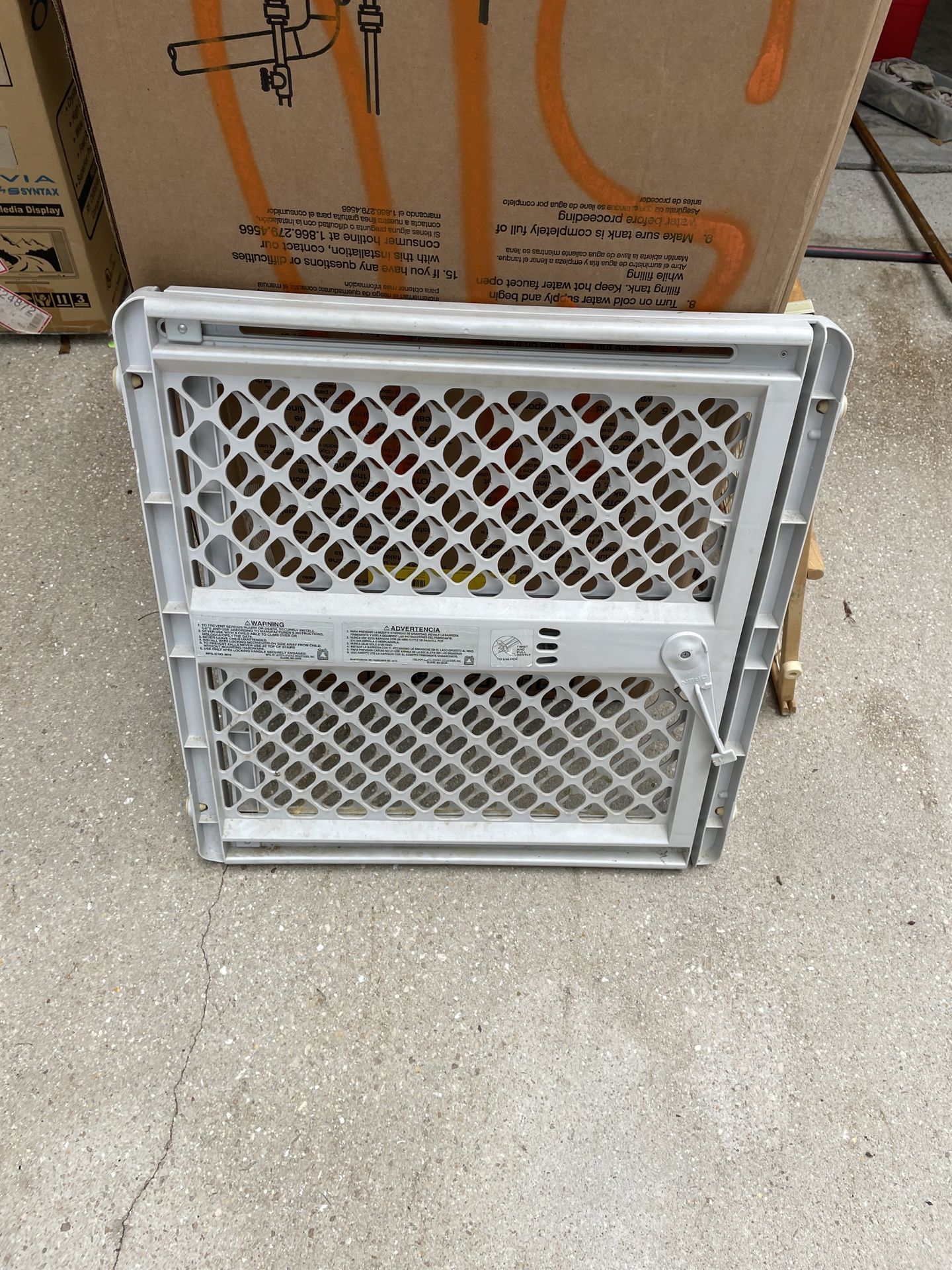 Dog Gate Plastic Adjustable 28-42 Inches