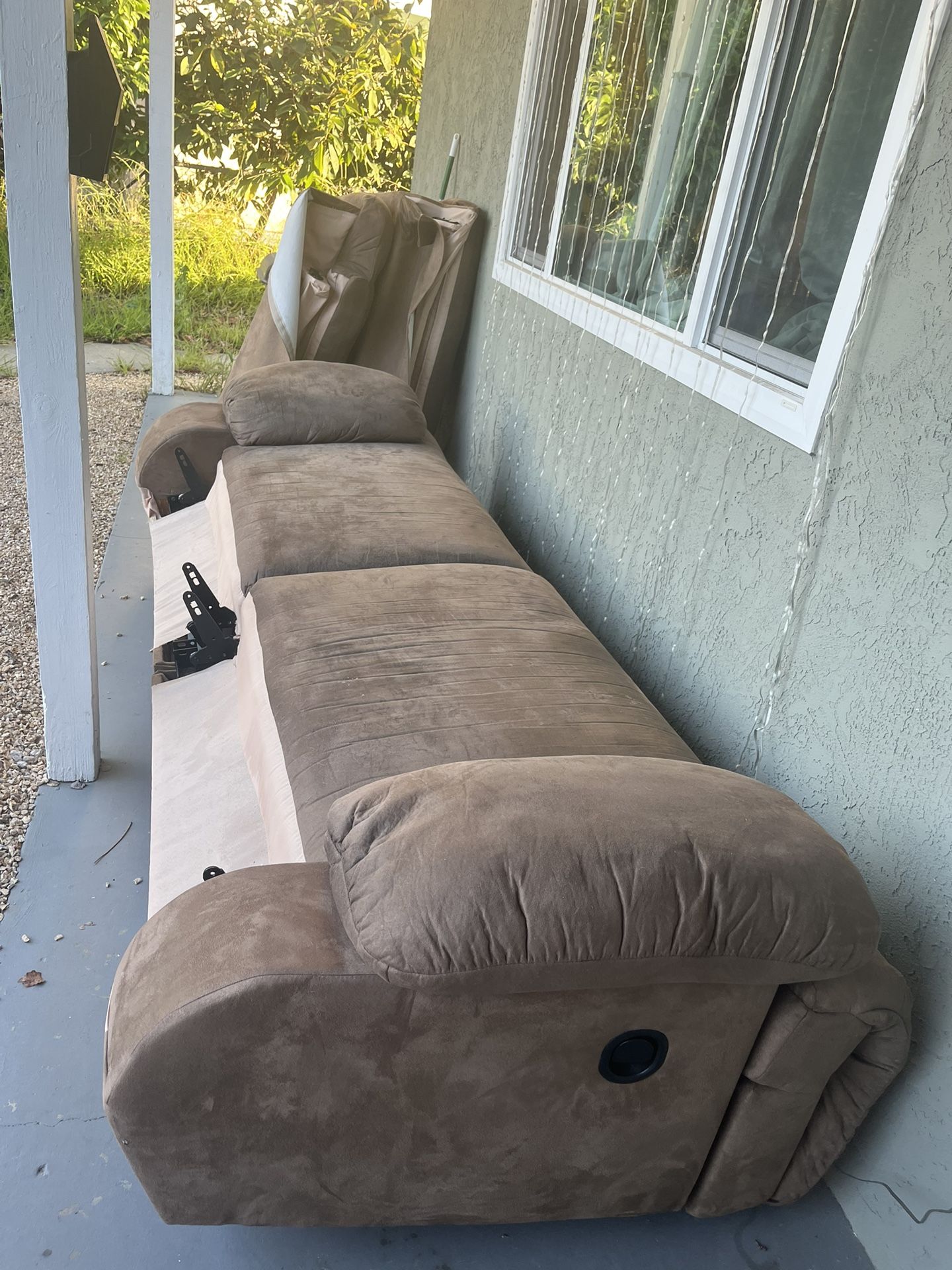 Couch Reclining Free