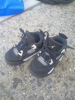 Jordan retro 4 size 8C