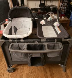 4 in 1 Bassinet and Playpen, Changing Table & Crib