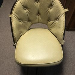 Kitchen Table With Leaf. Five Chairs For With Casters. Good Shape