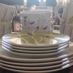 Rachael Ray Seasons Changing 16 Piece Dinnerware Set