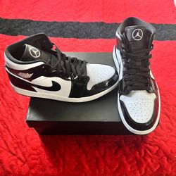 Air Jordan 1 mid (Carbon Fiber) Size 11M