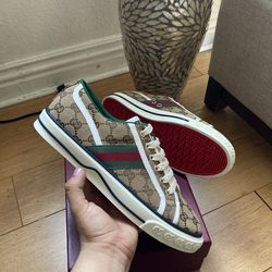 Gucci low top for men