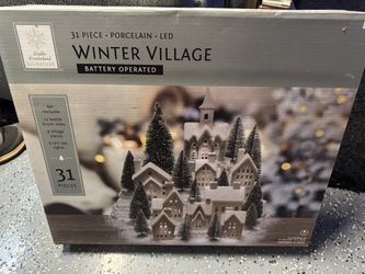 31 piece porcelain Winter Village, Battery Operated!