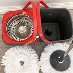 (New in box) $20 Spin Mop System with Wheels & Handle, with 2pcs Replacement Microfiber mops 