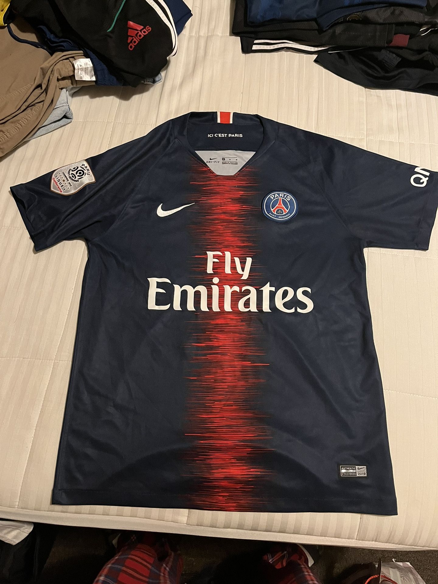 Mens PSG Jersey (MBAPPÉ) Size L