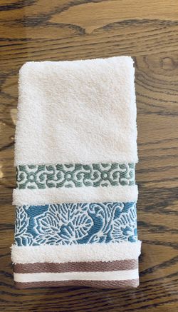 Linden Street Cotton Fingertip Towel / Guest Towel #010112C19