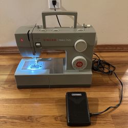 Singer Heavy Duty 4452 Sewing Machine