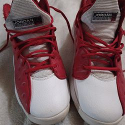 Jordan tennis shoes 11 white/red