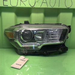 2016 2017 2018 2019 2020 2021 2022 2023 Toyota Tacoma Right Passenger Headlight OEM