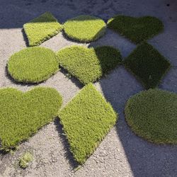 Decorative Artificial Turf Pieces 9 Hearts, Circles & Samples