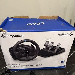Logitech G923 Racing Wheel and Pedals