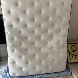 Queen Bed 