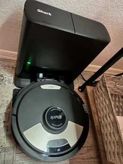Shark Robot Vacuum AV26101EUS X3