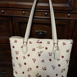 Coach Gallery Tote Bag With Ladybug Floral Print 🐞 👜