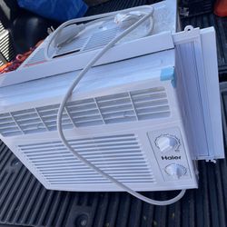 Air Conditioner AC 5000btu Window 