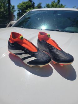 Soccer shoes 6.5 men