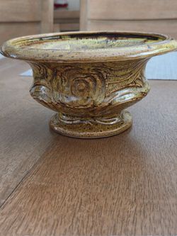 Pedestal planter