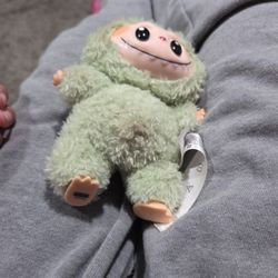 Green labububu In Good Condition 