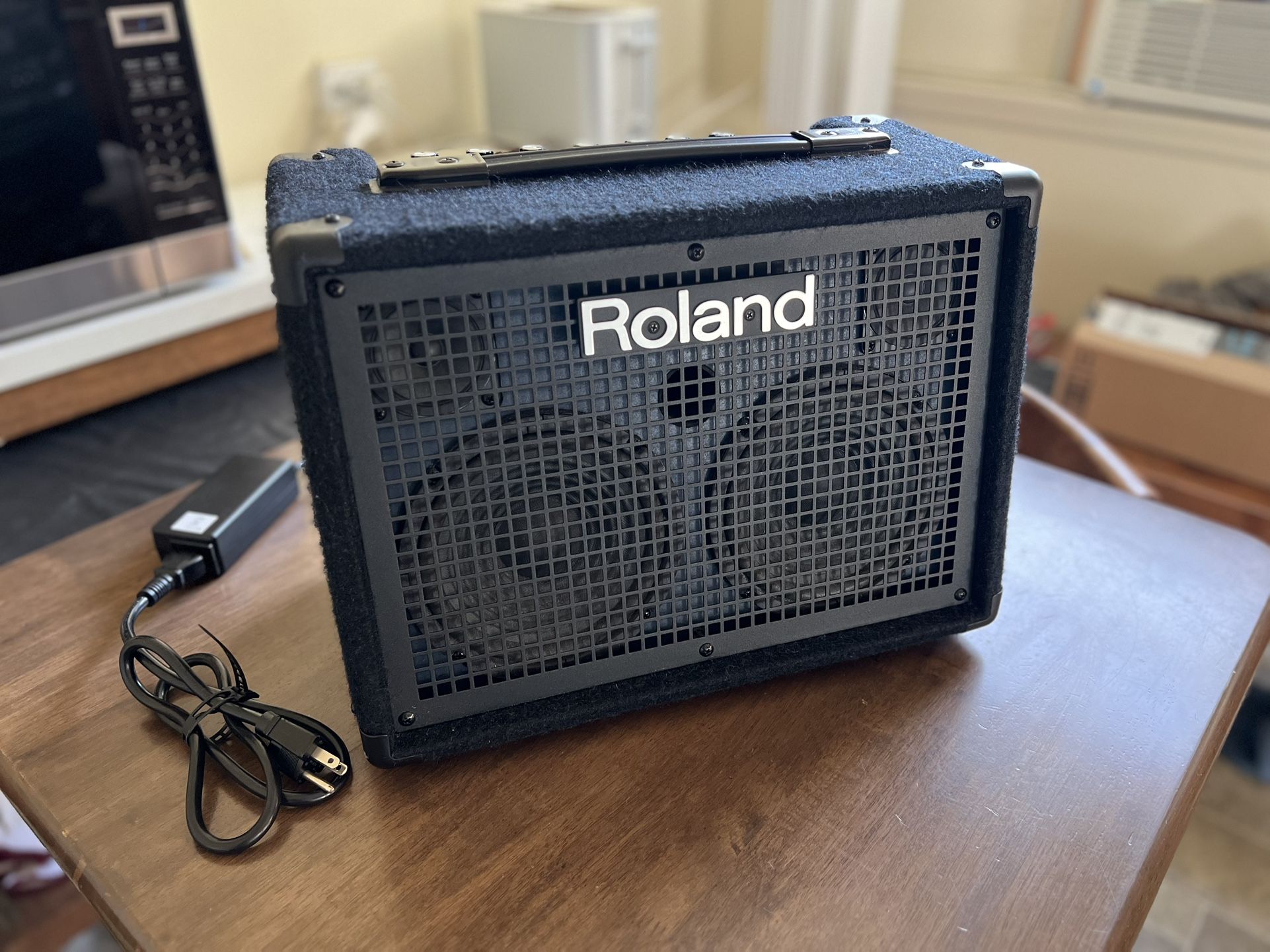 Roland KC-220 Stereo Speaker/Amplifier