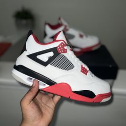 Jordan 4 FIRE RED Size 9.5 Men 