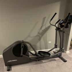 Lifetime fitness E1 elliptical