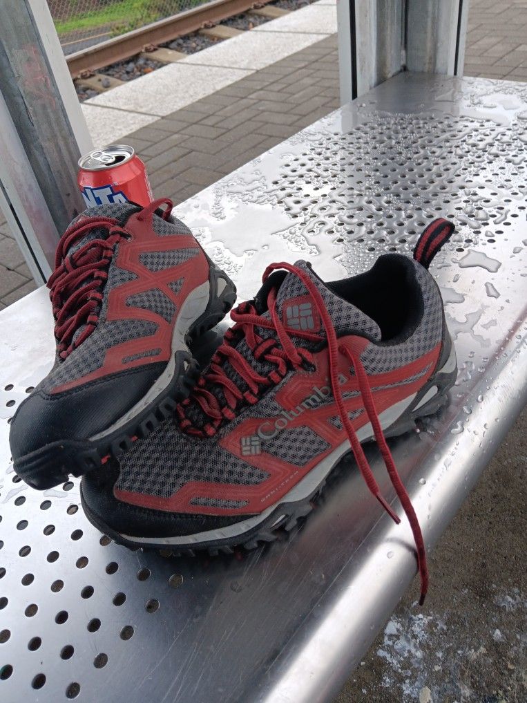 Columbia Men's Size 7