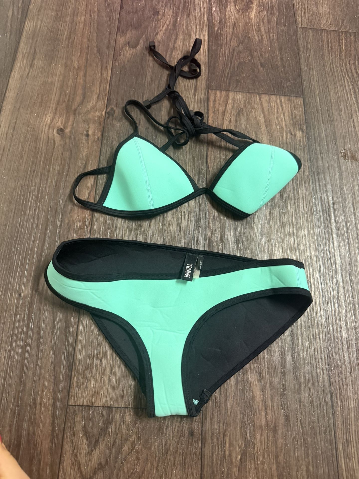 Aqua TRIANGL Bikini set size medium (new without tag)